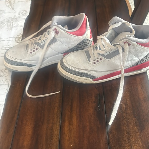 Nike shoes - Picture 2 of 2